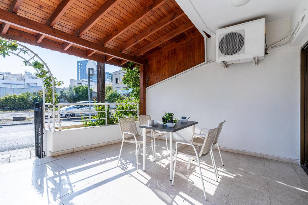 Azure 2-Br W/Terrace In Larnaca Apartment Exterior photo